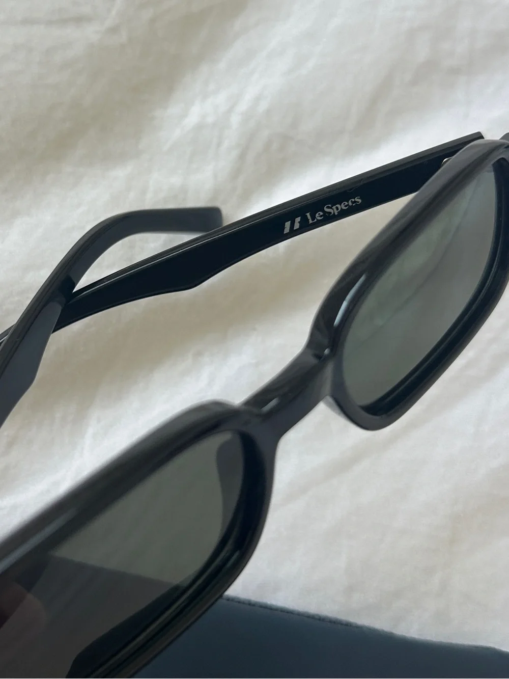 Le Specs Pilferer Sunglasses - Black